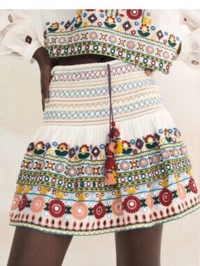 💓SALE💓NWT Zara Embroidered White Boho Mini Skirt